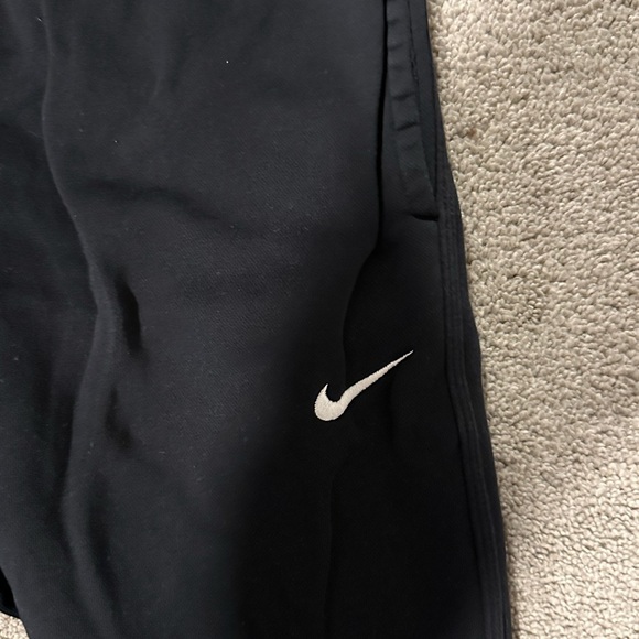 NIKE Sweatpants - Picture 2 of 4